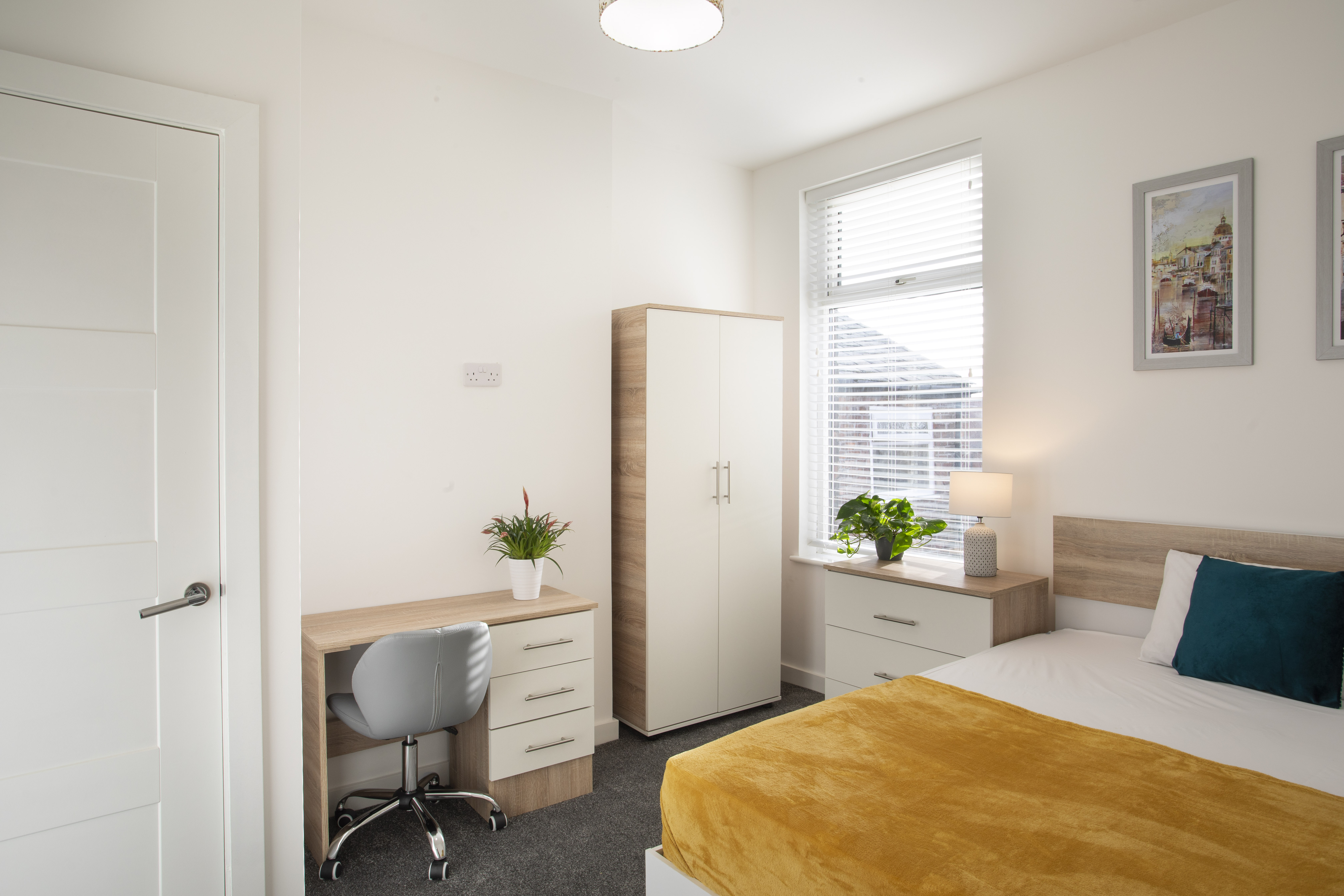 Newly refurbished en-suite bedroom — Room 3B after full refurbishment